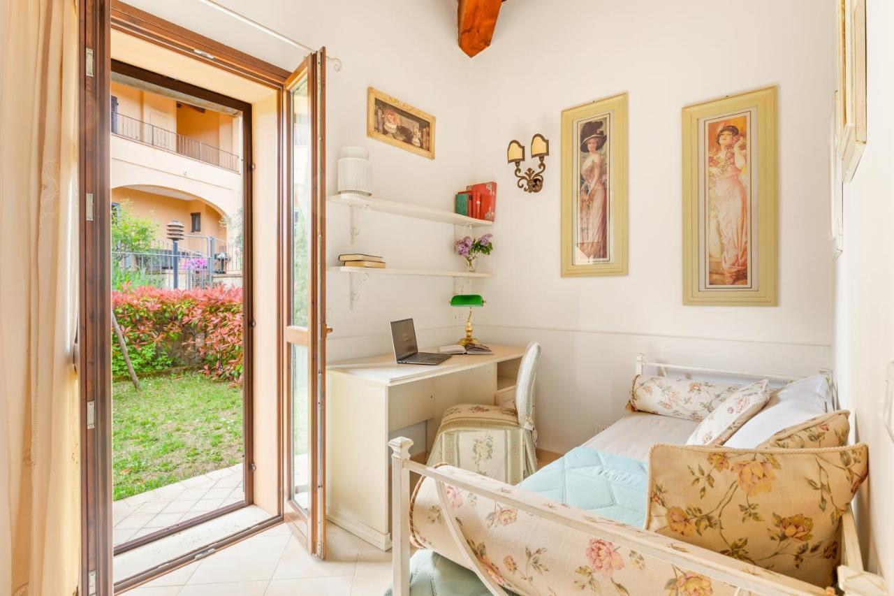 Noi2Vacanze In Digital Work Contignano Kültér fotó